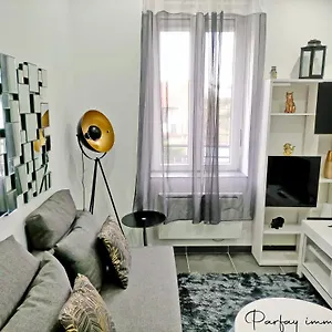 Agreable Et Moderne 2 Pieces ~ Confort Et Design , Clermont-Ferrand France